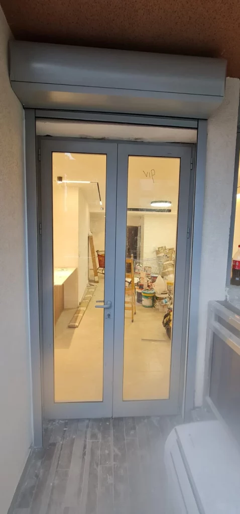 דלת אלומיניום כפולה למרפסת דגם 4400
